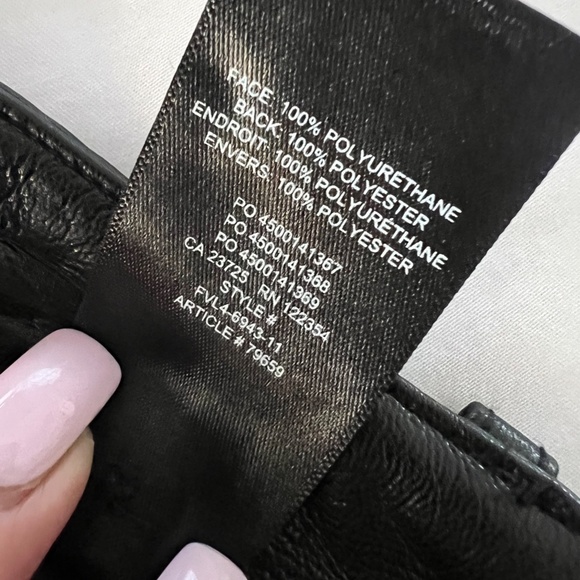 Faux leather short shorts by Wilfred - Aritzia - Picture 8 of 9